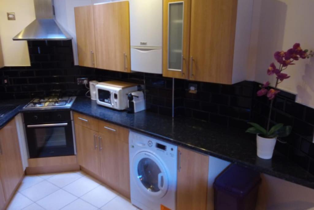 Must See, Quality 1 Bed, Romford, 20 Mins C.London Bagian luar foto