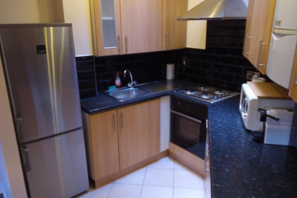 Must See, Quality 1 Bed, Romford, 20 Mins C.London Bagian luar foto